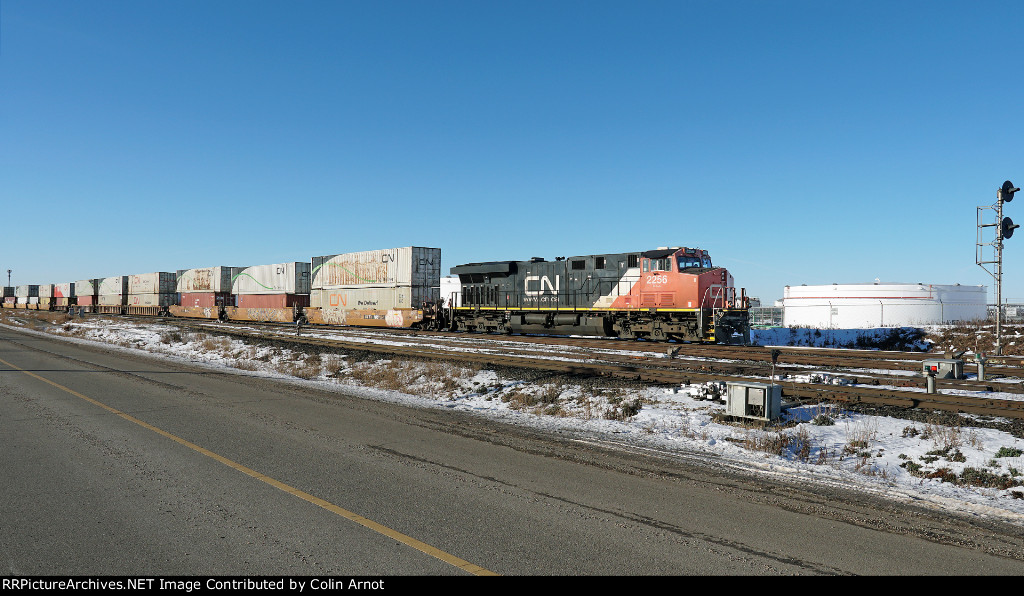 CN 2256